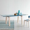 	Tavolo Levante CS/4091 Calligaris Outlet - Gambe Faggio Sbiancato P02, Trave in Sky Blue P100 e piano in Vetro Trasparente GTR.
