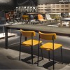 Sedia Up CB/1955 - Struttura in metallo Nero P15, seduta e schienale in similpelle Ekos Cognac G8S.