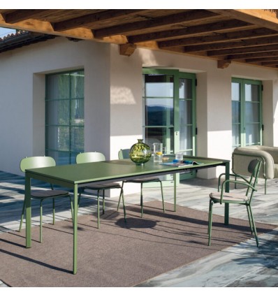Tavolo Bundi Vermobil - Colore Verde Menta, sedia modello Fox.