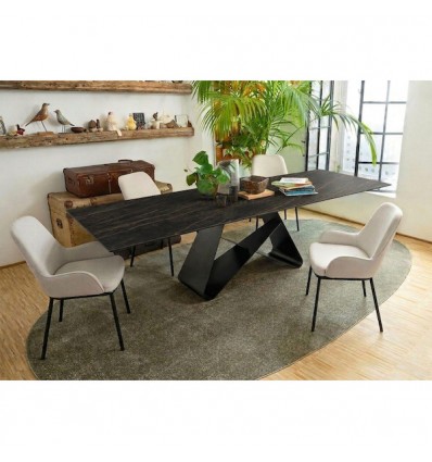 Tavolo Gemini CB/4873 R Connunia - Struttura Nero Opaco P15, piano Noir Desir P33C. Sedie Flair.