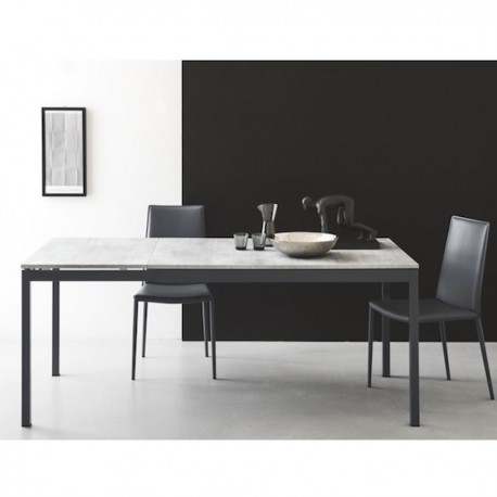 TAVOLO ALLUNGABILE SNAP CB/4085-ML - Gambe in metallo Grigio Opaco P16 e piano in nobilitato Beton Grigio P18W.