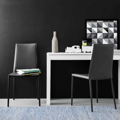 SEDIA BOHEME CB/1257 - IIn metallo Grigio Opaco P16, seduta e schienale in rigenerato di cuoio Grigio R16. Tavolo Consolle Sigma
