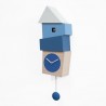 OROLOGIO DA PARETE CROOKED 2380 - In legno nei colori Blu, azzurro, bianco e rovere sbiancato. Pendolo in blu. Dettaglio cucù.