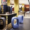 SGABELLO LAZY BONES LAZ075 - Realizzato in polietilene nei colori standard Nero FH oppure Blu Polvere FL. Anche per esterno.