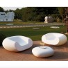 	POLTRONA LOUNGE CHUBBY WCH056 - Seduta in polietilene nel colore standard Bianco Latte FT. Pouf poggiapiedi Chubby Low.