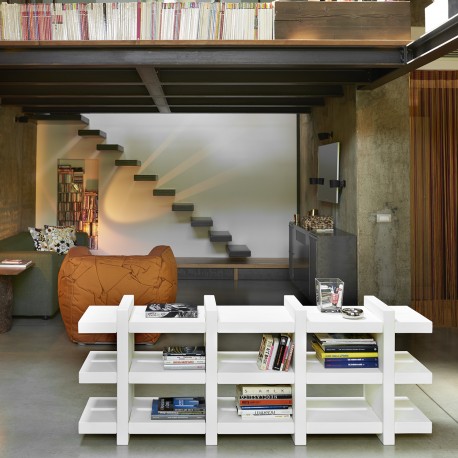 		Libreria Booky 4 - Realizzata in polietilene nel colore standard Bianco latte FT. Larghezza 184  Profondità 40 Altezza 70