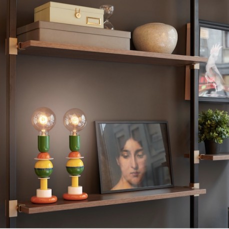 Lampada da tavolo Otello Mini - In alluminio multicolore  dal diametro di 10 cm ed altezza 25 cm.