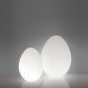 Lampada da terra Dino - In polietilene nel colore Bianco Luminoso, disponibile in due misure, anche per esterno.