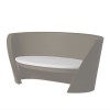 Divano Rap Chair - in polietilene nel colore standard Grigio Tortora FP.  Accessorio cuscino in poliuretano.