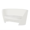 Divano Rap Chair - in polietilene nel colore standard Bianco Latte FT.  Accessorio cuscino in poliuretano.