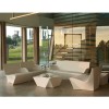 Poltrona Kami Ichi - In polietilene nel colore standard Bianco Latte FT. Ideale per ambienti Outdoor.
