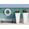 Vaso Y - Pot - Struttura realizzata in polietilene nel colore standard Bianco Latte FT. In 5 misure differenti.
