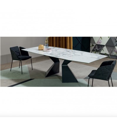 Tavolo Prora fisso - Gambe in metallo e piano in ceramica Calacatta in forma Ottagonale.