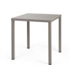 Tavolo Cube fisso quadrato - Gambe in alluminio verniciato e piano in polipropilene Tortora, 70 x 70 per esterno.