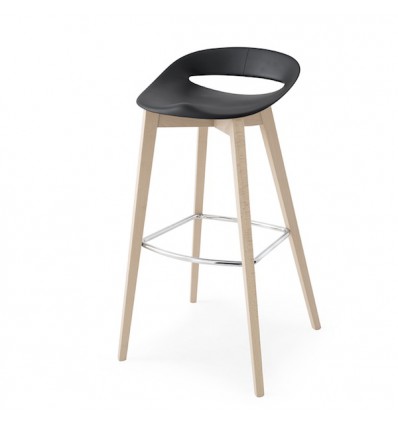 Sgabello Cosmopolitan CB/1939 - Gambe in legno di Faggio Sbiancato P02 e seduta in polipropilene Nero P15. Altezza seduta 80